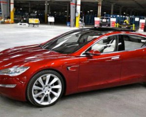 Tesla начала продажу своего первого бюджетного электромобиля