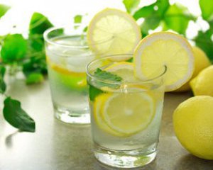 8 причин вживати воду з лимоном вранці