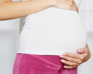 Рождение первенца после 30 продлевает жизнь - ученые