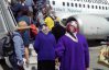 У соцмережах розкрили таємницю фотографії з бабусями в аеропорті "Бориспіль"