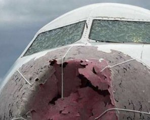 &quot;Это фантастика&quot; - украинский пилот рассказал, как посадил самолет во время грозы