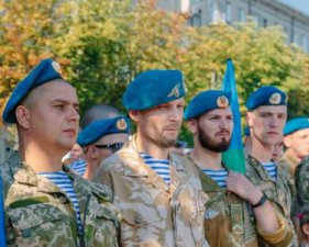 &quot;Никто, кроме нас&quot;: Украина отмечает День десантника