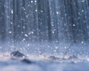 Синоптики обіцяють більше дощів і град