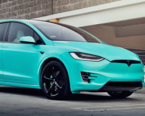 Рекорд: фанати Tesla Model S проїхали 1000 км без підзарядки