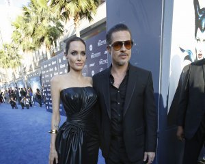 Анджелина Джоли передумала разводиться с Брэдом Питтом