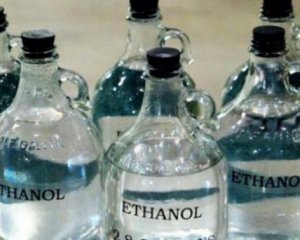 В Україні можуть дозволити продавати спирт в роздріб