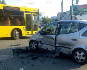 П&#039;яний водій протаранив авто з дитиною в салоні