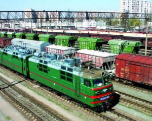Пропуск грузовых поездов на Мариуполь снизился до минимума - Зинченко