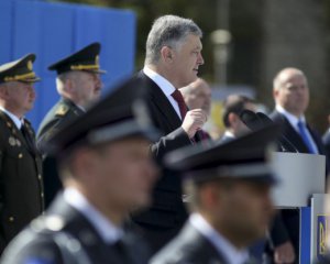 &quot;Армія в найкращій формі, дамо жорстку відсіч&quot; - Порошенко про можливий наступ агресора