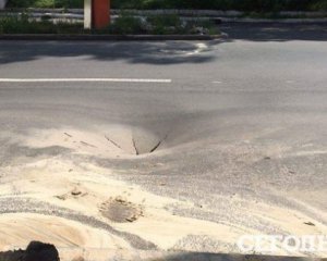 У столиці провалився асфальт