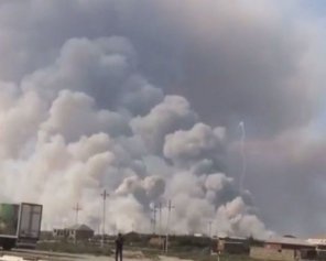 Взрыв военных складов накрыло город в Азербайджане