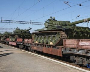 Россия пригнала на Донбасс три эшелона с танками