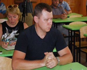 Местные жители заставили уволить учителя-сепаратиста