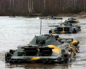 Белорусский ватник расплакался от восторга учениями "Запад-2017"