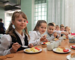 У школах зміниться система харчування