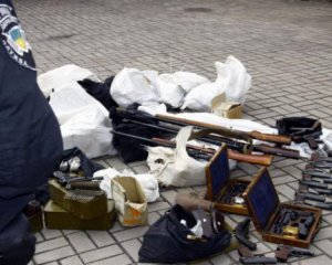 Назвали кількість незаконних пересилань зброї від початку АТО