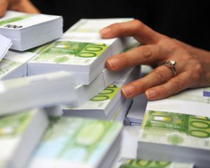 Мігранти пересилають в Україну мільярди євро - глава МЗС Польщі