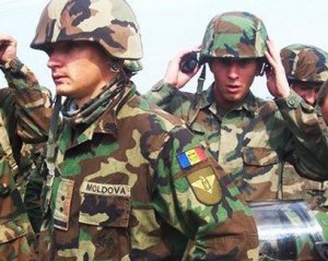 Президент Молдови покарає військових за участь у навчаннях в Україні