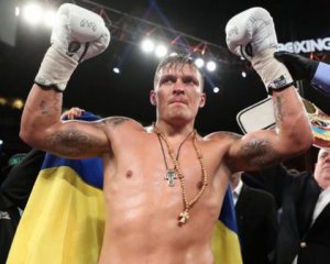 Александр Усик вышел в полуфинал Всемирной боксерской суперсерии