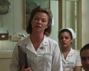 В новом сериале покажут, как медсестра из &quot;Пролетая над гнездом кукушки&quot; стала садисткой