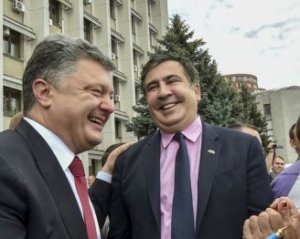 Порошенко сделал подарок Саакашвили - политолог