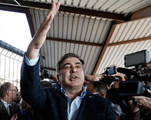 Саакашвили поменял гражданство на пиар - юрист