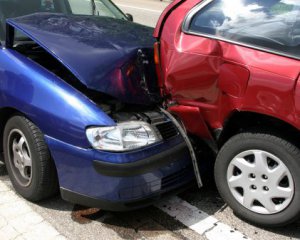 Не в кривых руках дело: аварии на парковках
