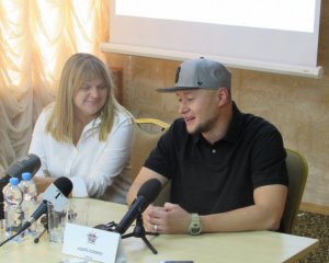 Андрій Хливнюк розповів, кому присвятив пісню "Голий король"