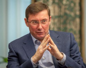 Луценко допросили по делу Майдана