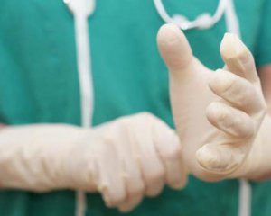 У Гройсмана повідомили, коли лікарям віддадуть зарплати