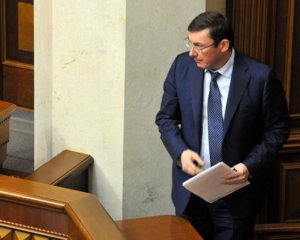 В парламент готовят представления на 11 нардепов