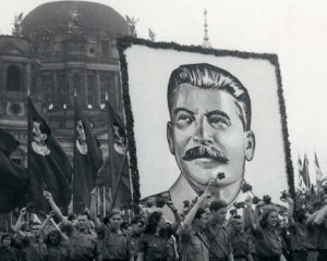 В Украину не пустили учебник по РФ, в котором славят Сталина