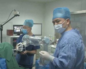Робот-стоматолог успешно провел операцию на человеке