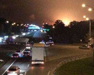 "Снарядом разорвало дорогу" – на выездах из Калиновки километровые пробки