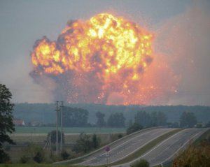 У Порошенка повідомили про &quot;дивний звук&quot; перед вибухами на артскладах