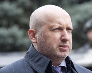 &quot;Вынуждены рассчитывать исключительно на собственные силы&quot; - Турчинов