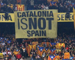 Референдум в Каталонии: на участке открыли стрельбу, активисты ночуют в школах