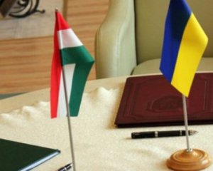 Катавасия с языковой статьей: венгерские депутаты игнорируют Киев