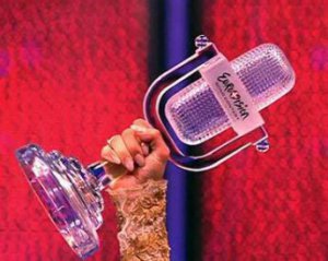 Хрустальный микрофон за успешное проведение Евровидения-2017 вручили Украине