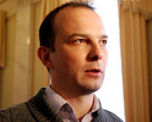 "Порошенко вже багато років залежить від Путіна" - Соболєв