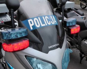 Скандал у Польщі: українку затримали і змусили двічі роздягнутись