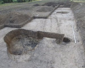 Під Чернівцями виявили давній могильник із немовлям