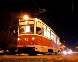 Водій трамвая не помітила, що переїхала людину