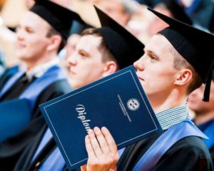 Минобразование планирует отслеживать трудоустройство выпускников вузов