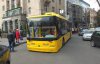 В центре Киева троллейбус "лег" из-за пассажиров