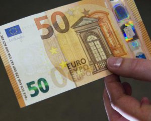 Евро стремительно дорожает