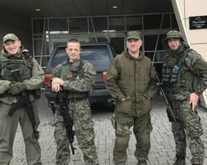 Пропагандист Прилепин в ДНР с террористами поселился в четырехзвездочном отеле с джакузи