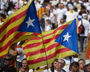 Мадрид угрожает принять меры, если Каталония не определится с независимостью