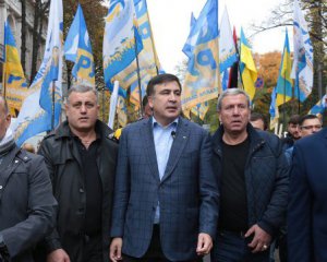 Саакашвили посоветовал Порошенко задуматься об отставке
