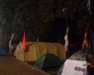 Луценко пообещал не штурмовать палатки возле Рады
